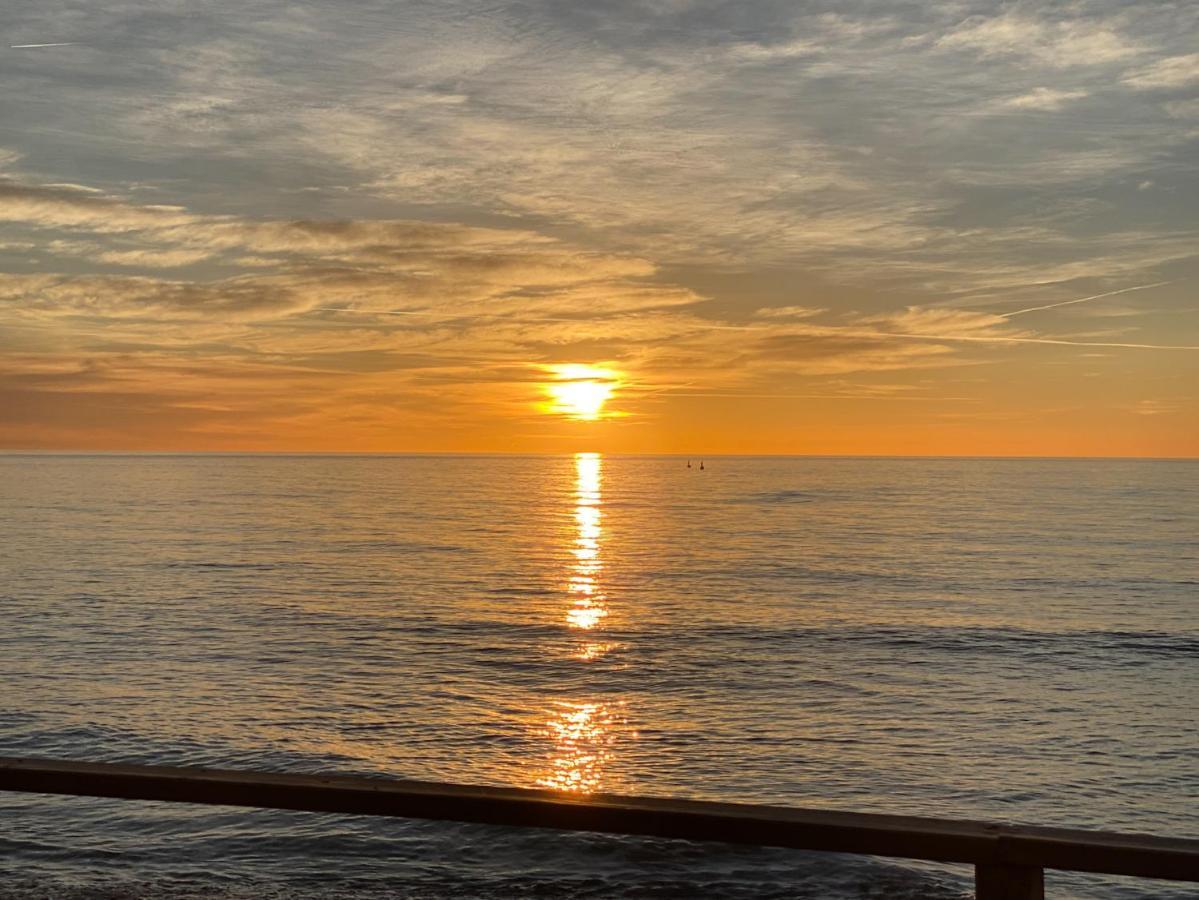 Mediterranean Dream Views オロペサ・デル・マール エクステリア 写真